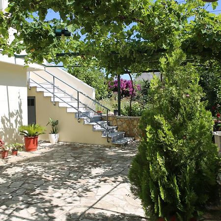 Apartamento La Casa Di Nonna Qeparo Exterior foto