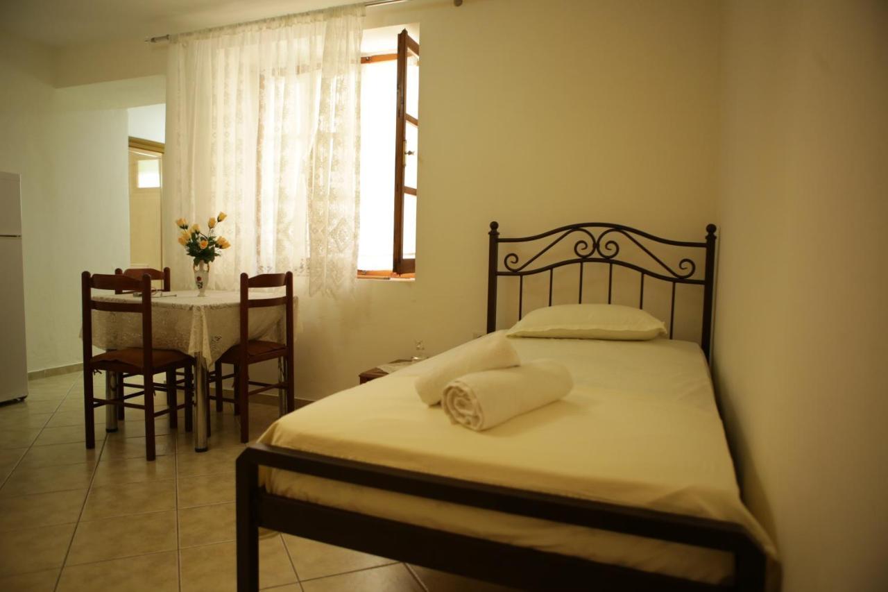 Apartamento La Casa Di Nonna Qeparo Exterior foto