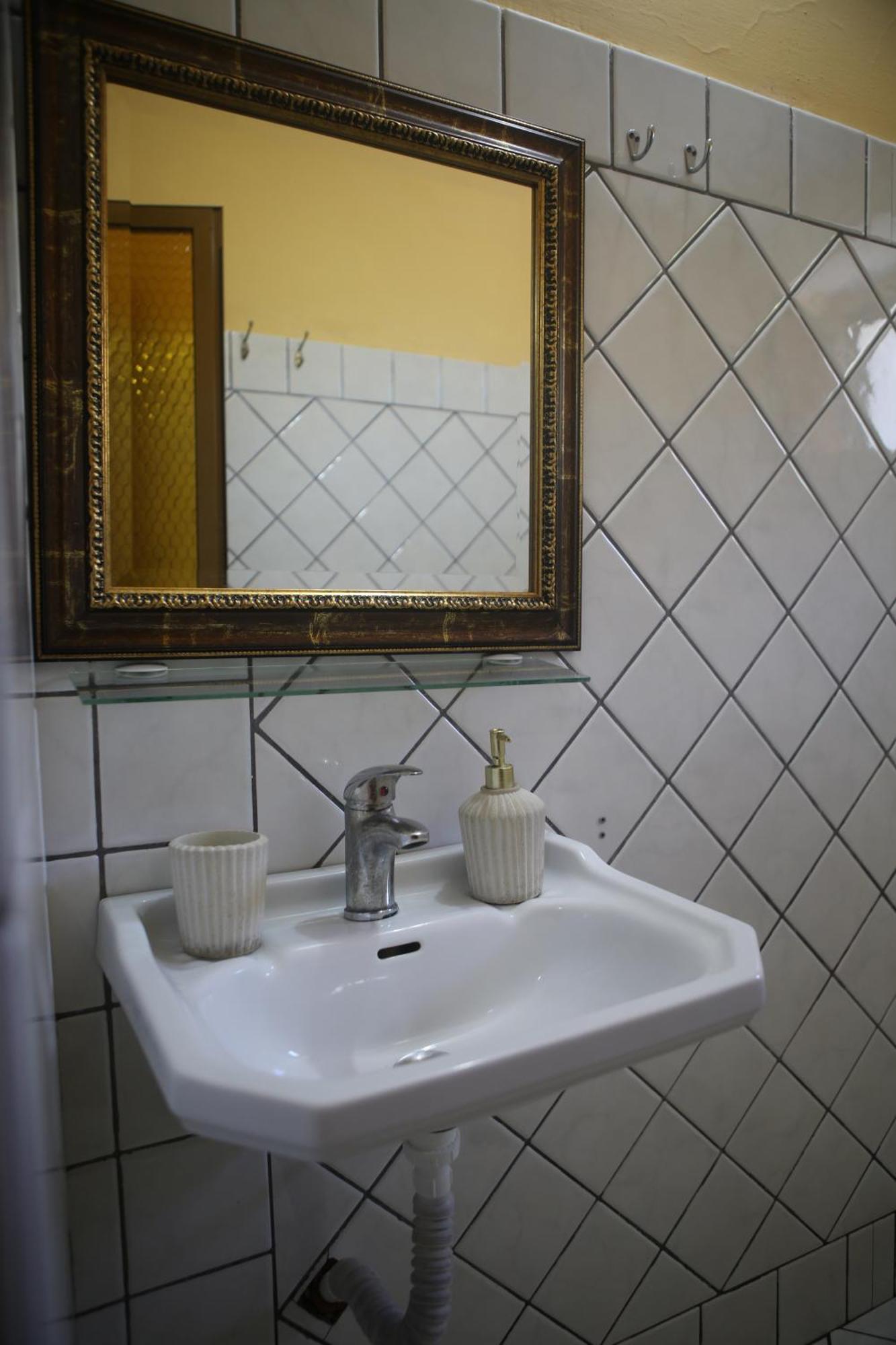 Apartamento La Casa Di Nonna Qeparo Exterior foto