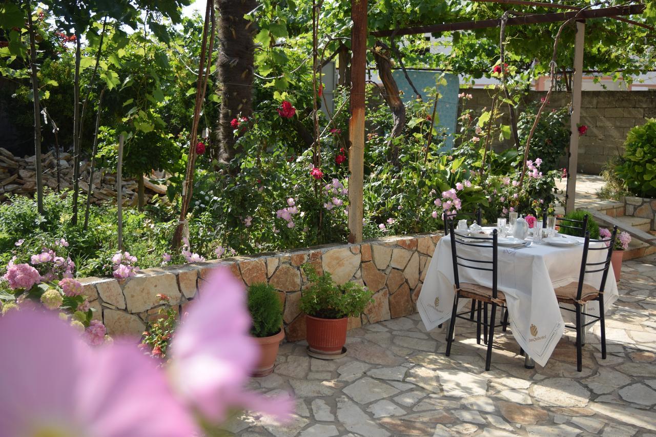 Apartamento La Casa Di Nonna Qeparo Exterior foto