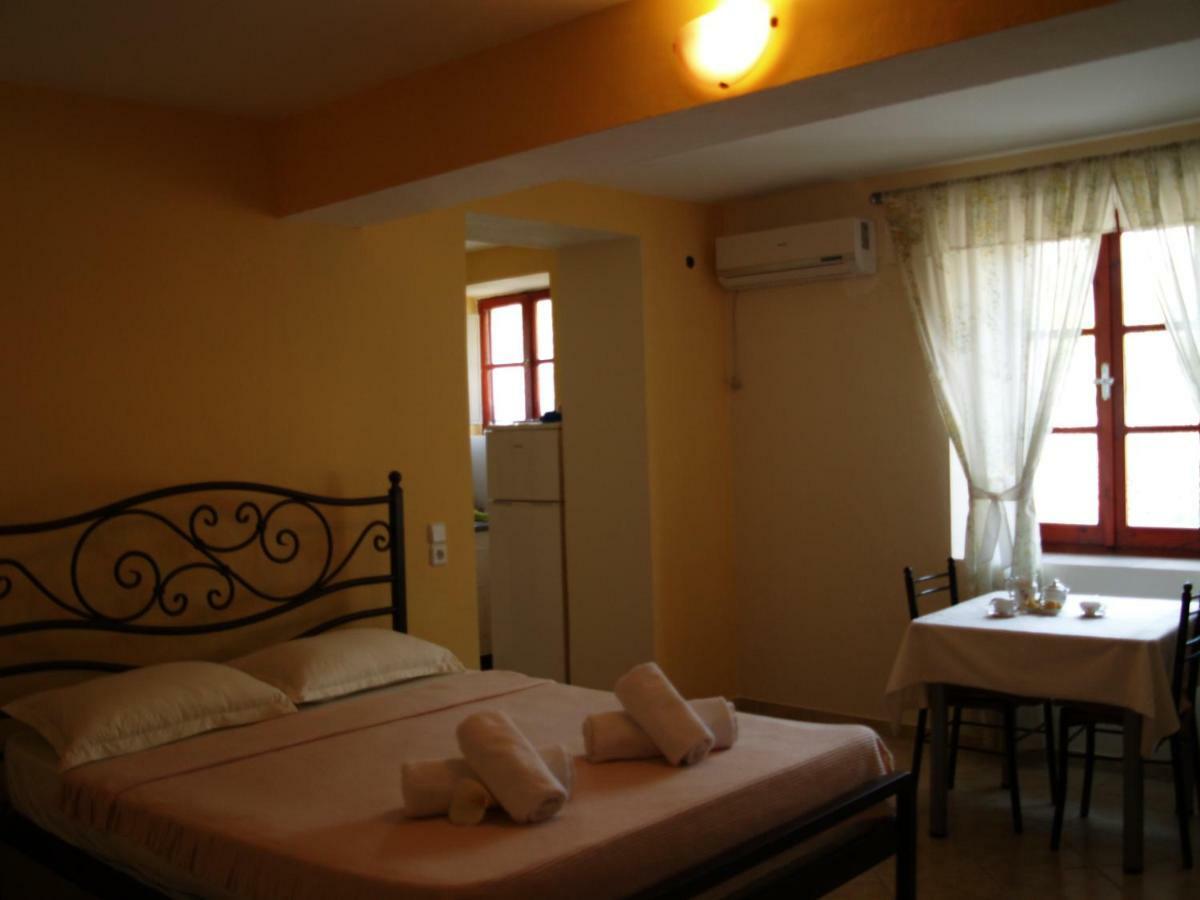 Apartamento La Casa Di Nonna Qeparo Exterior foto