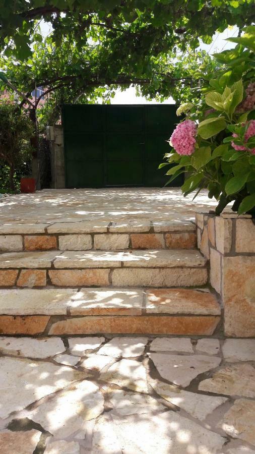 Apartamento La Casa Di Nonna Qeparo Exterior foto